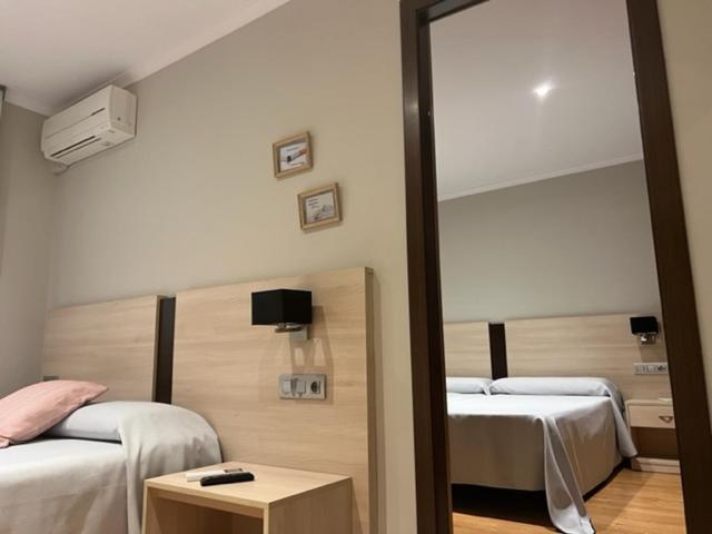 غرفة عائلية, Hostal Crisami