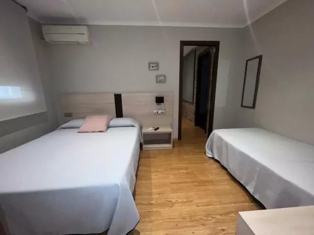 ファミリールーム, Hostal Crisami