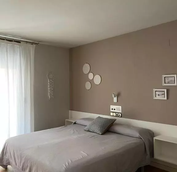 2ダブルベッドのスタンダードルーム, Hostal Crisami