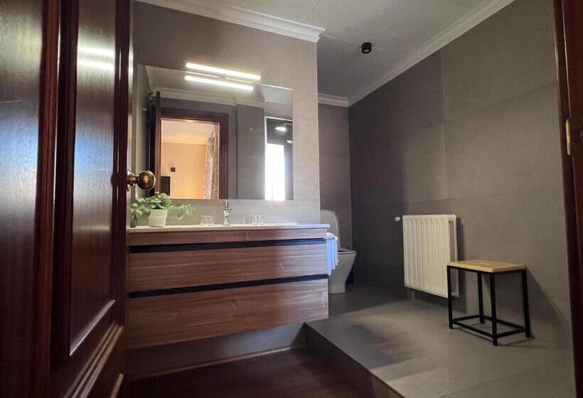 Номер Стандарт 2 Двуспальные Кровати, Hostal Crisami