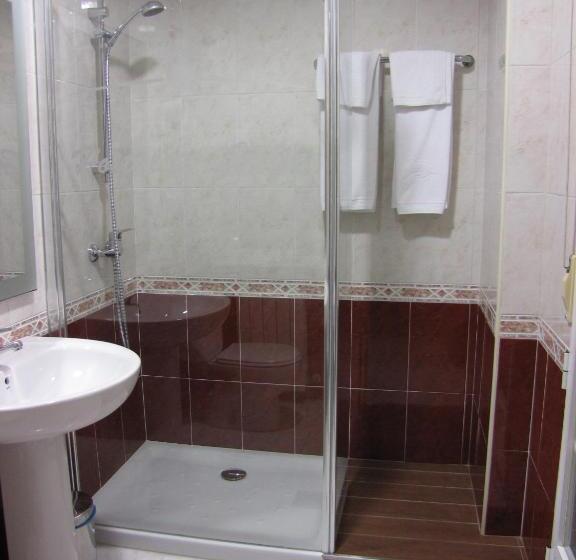 标准单人间, Hostal El Cruce