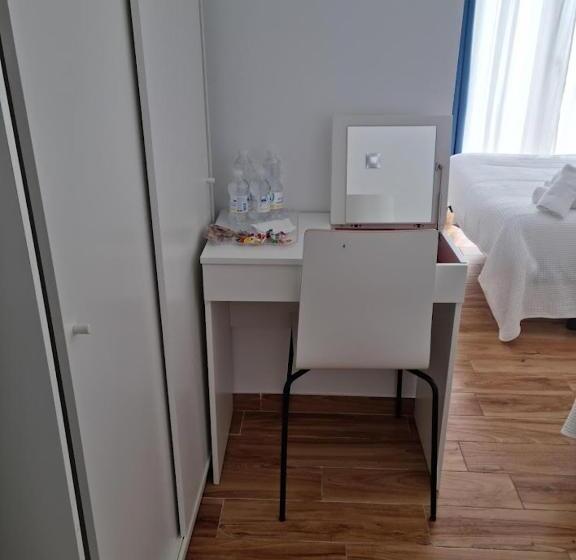 スタンダードルーム, Hostal Nerjasol