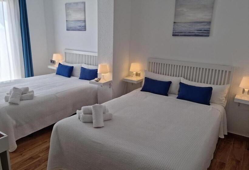 スタンダード４人部屋, Hostal Nerjasol