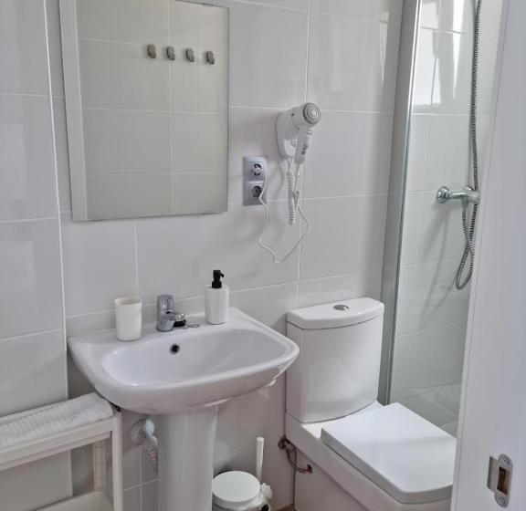 スタンダード４人部屋, Hostal Nerjasol