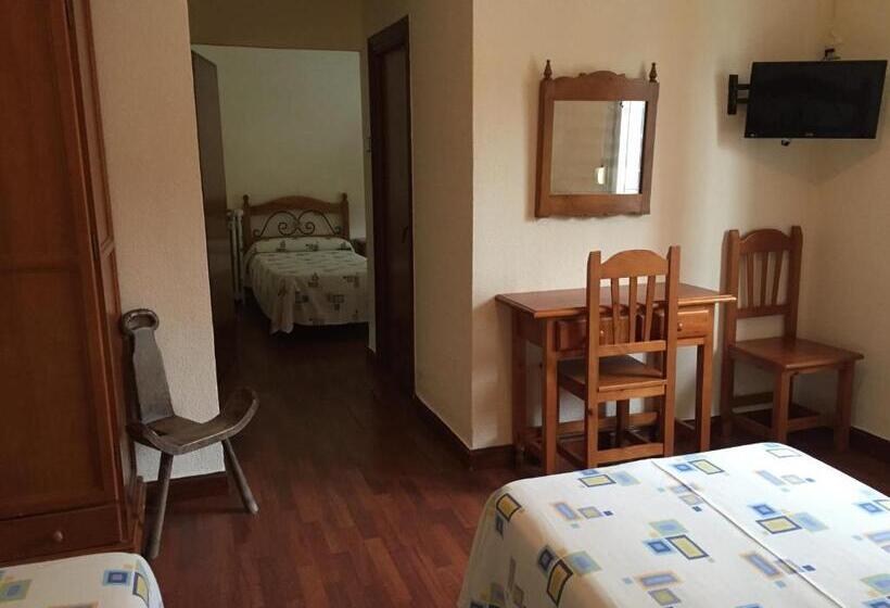 חדר סטנדרט לארבעה, Hostal Pancorbo
