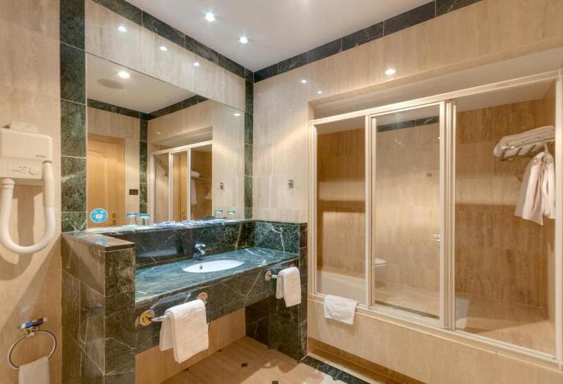 اتاق خانوادگی, Gran Hotel Los Angeles