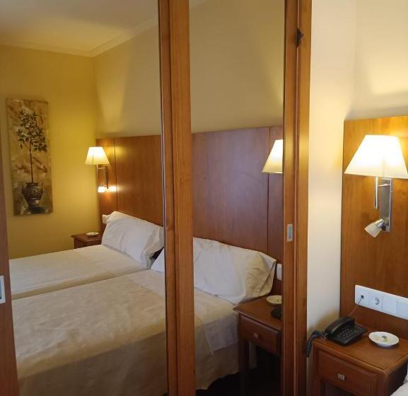 غرفة قياسية, Villa De Larraga