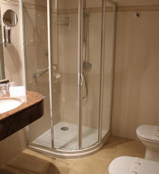 غرفة قياسية, Villa De Larraga