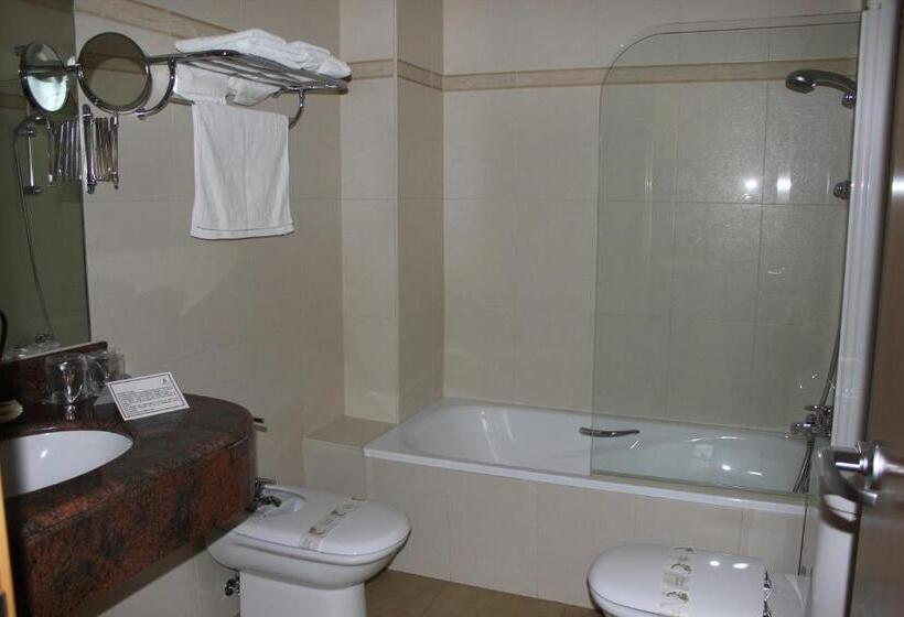 جناح, Villa De Larraga