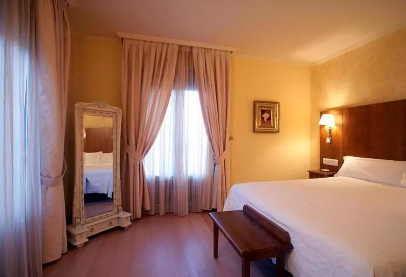Sviitti, Villa De Larraga