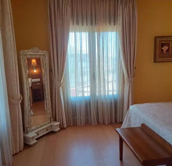 Sviitti, Villa De Larraga