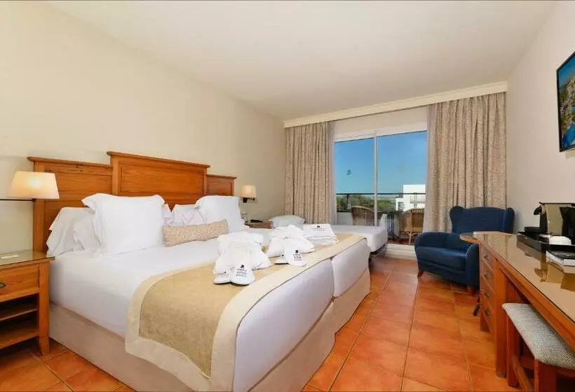 اتاق اساندارد با چشمانداز جانبی به دریا, Fuerte Conil Resort
