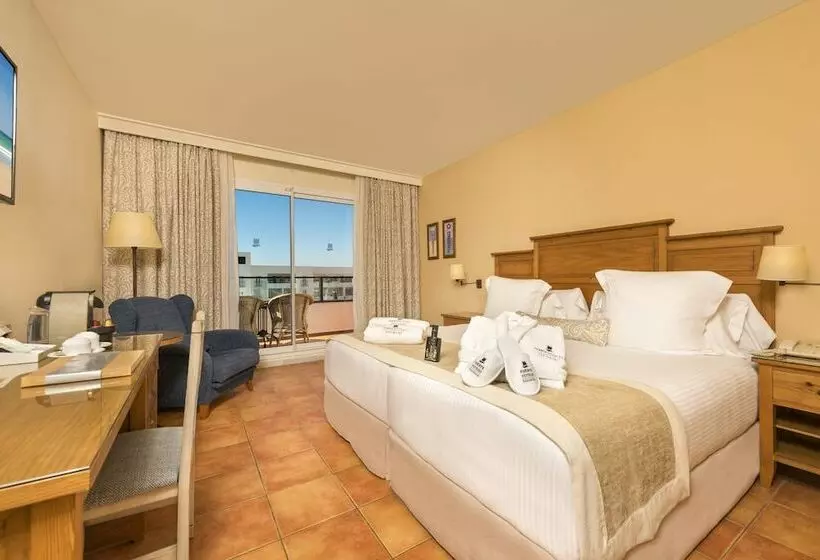 اتاق اساندارد با چشمانداز جانبی به دریا, Fuerte Conil Resort