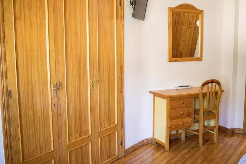 اتاق استاندارد یک نفره, Hostal Alto Aragon