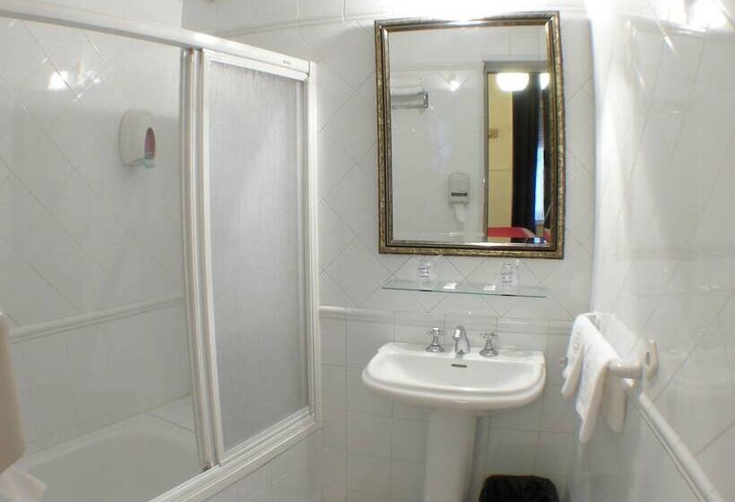 اتاق استاندارد با چشم‌انداز شهر, Hostal Canovas