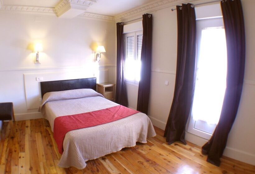 اتاق استاندارد با چشم‌انداز شهر, Hostal Canovas