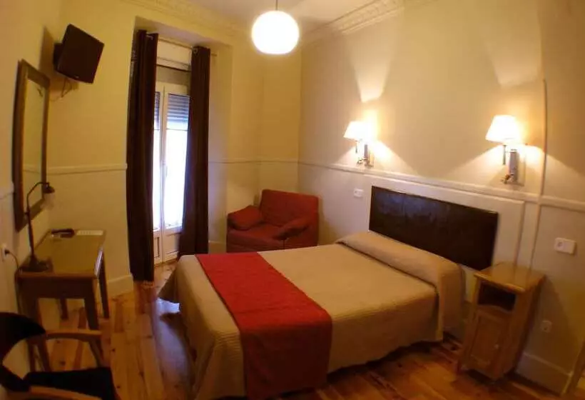スタンダードトリプルルーム, Hostal Canovas