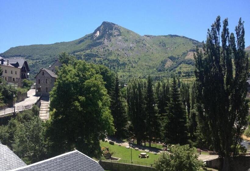 اتاق استاندارد سه نفره, Hostal Centro