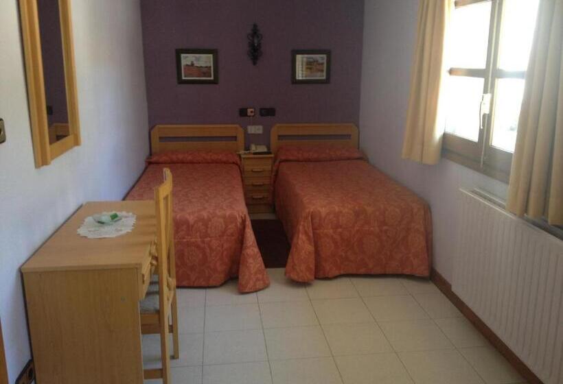 Номер Стандарт Трехместный, Hostal Centro