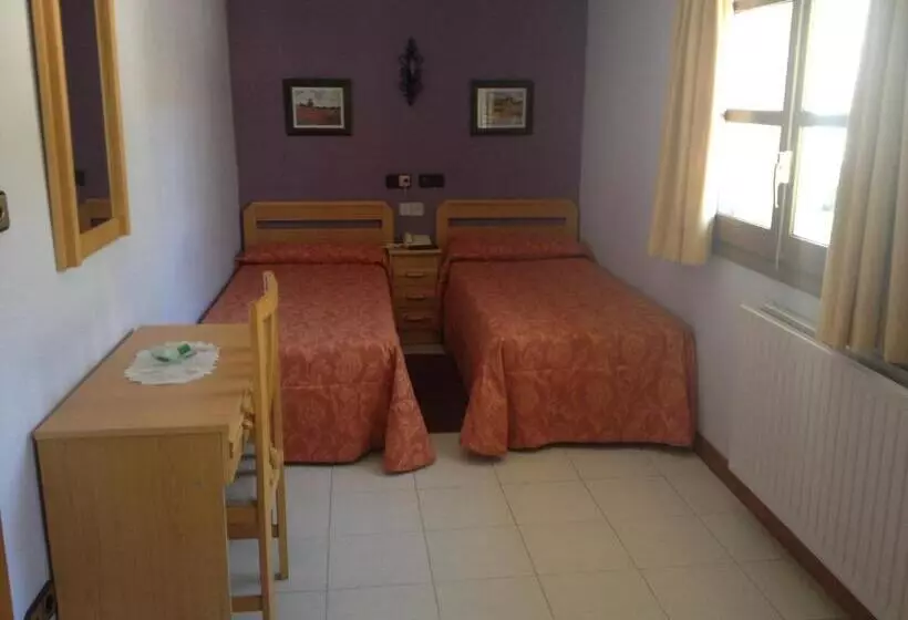 Camera Tripla Standard, Hostal Centro