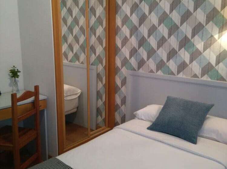 标准单人间, Costa Verde