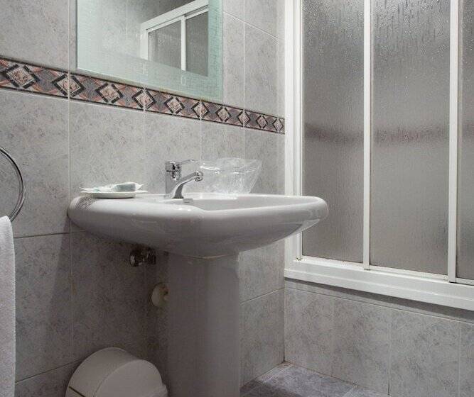חדר סטנדרט לשלושה, Costa Verde