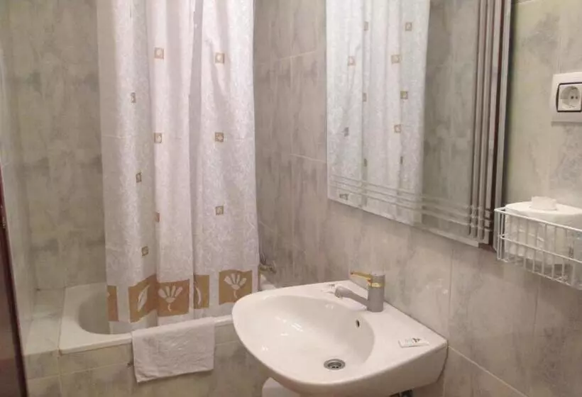 Quarto Quádruplo Standard, El Chate