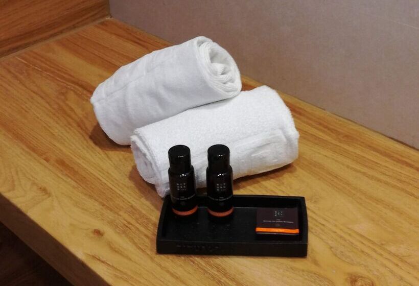 חדר סטנדרט, J. Balmes Vic