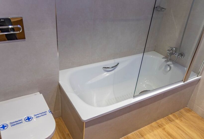 חדר סטנדרט, J. Balmes Vic