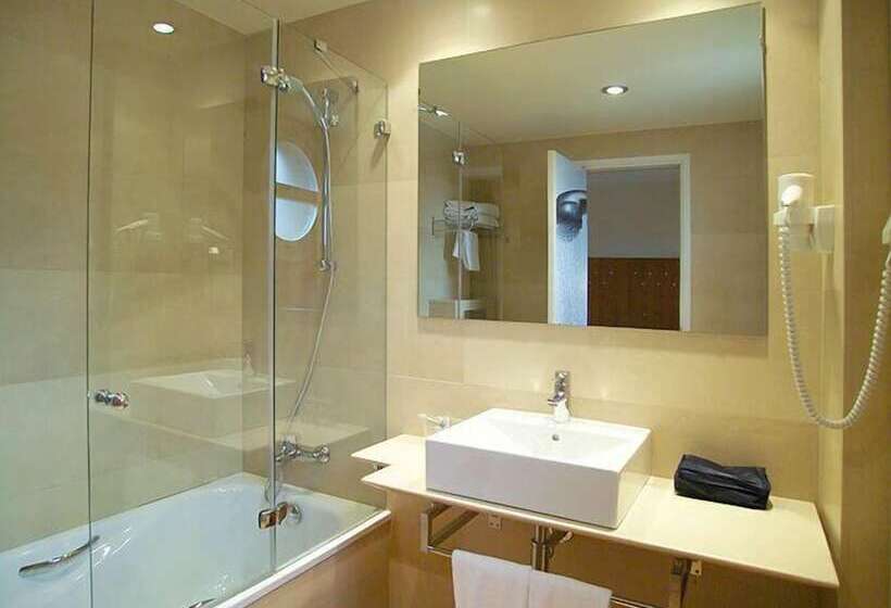 חדר סטנדרט יחיד, J. Balmes Vic