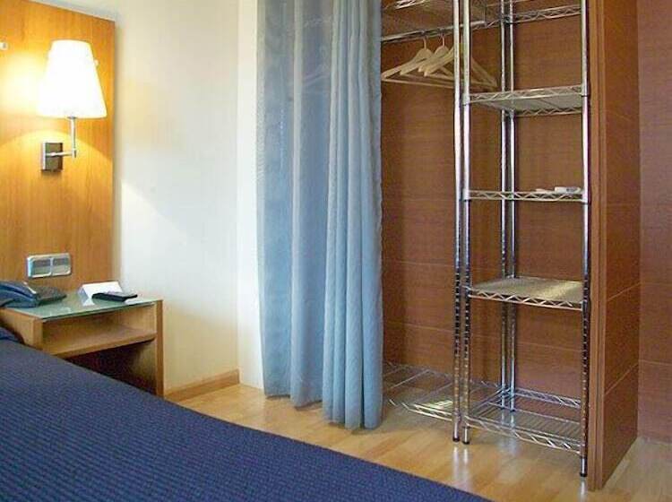 חדר סטנדרט יחיד, J. Balmes Vic