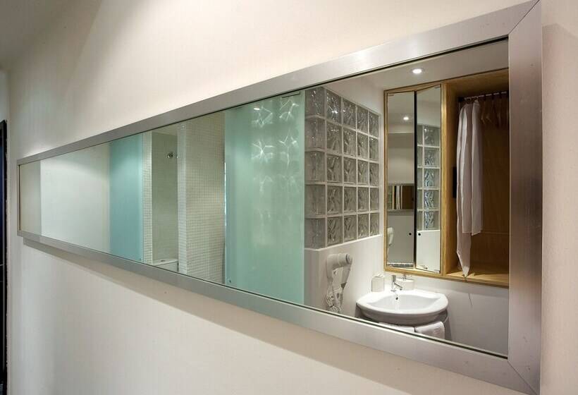 スタンダードルーム, La Plaza Ii