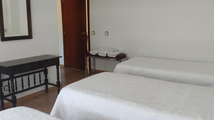 Habitación Triple Estándar, Los Rosales