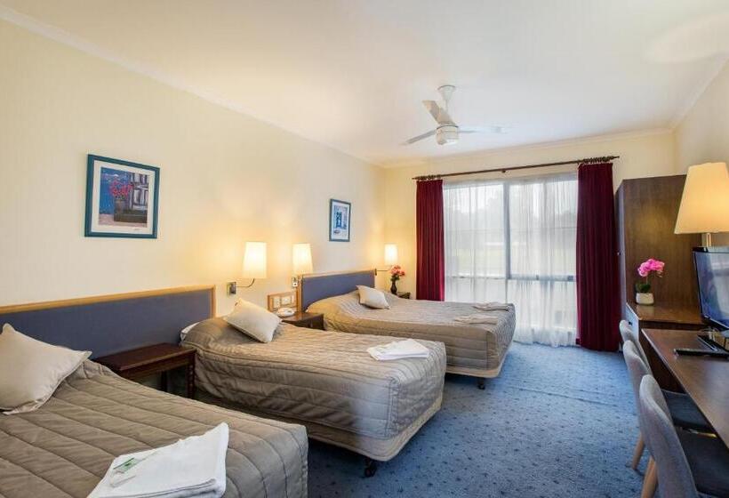 اتاق لوکس سه تخته, Australia Park Motel