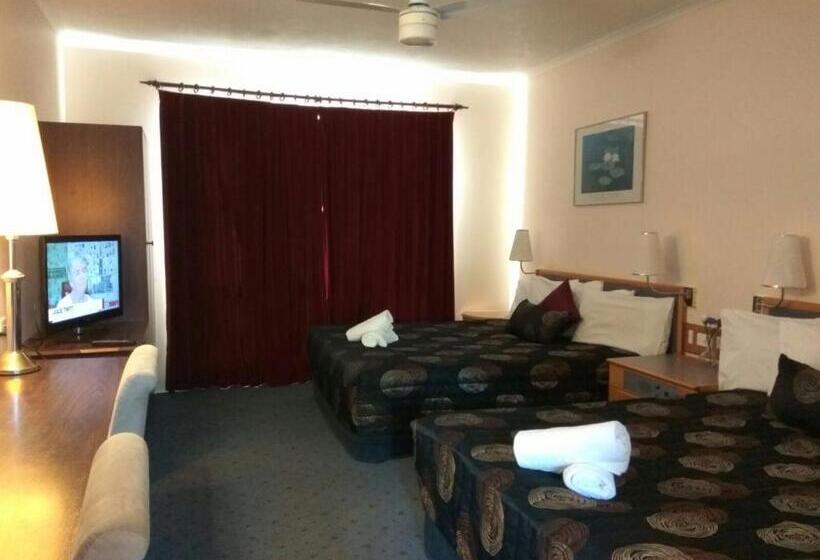 חדר משפחתי, Australia Park Motel