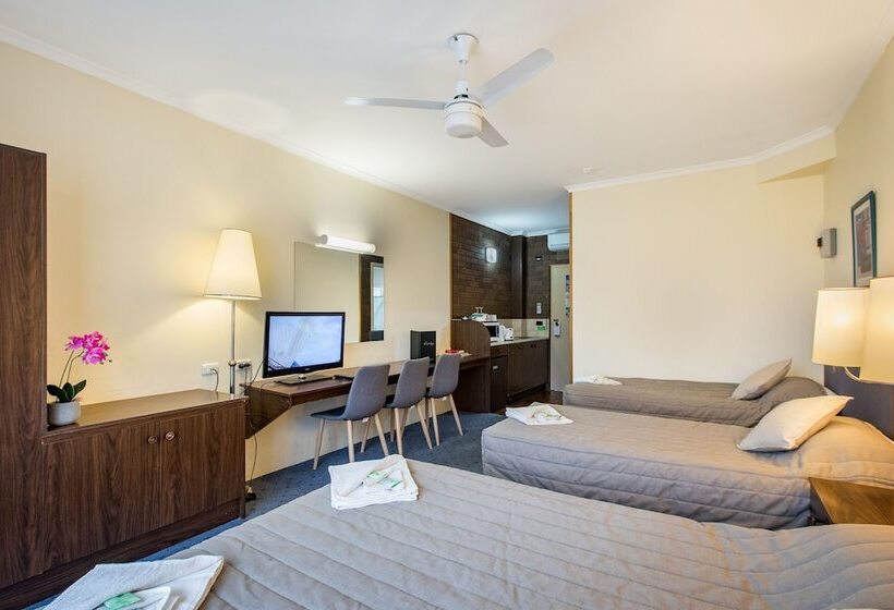 اتاق لوکس سه تخته, Australia Park Motel