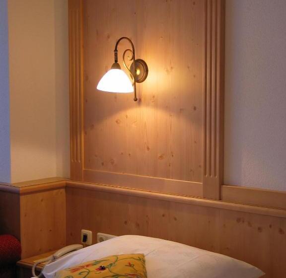 חדר סטנדרט, Arlberghaus