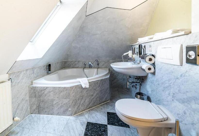 ジュニアスイート, Binders Budget Citymountain