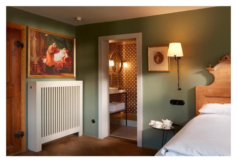 Номер Deluxe, Hirschen   Fine Hotel, Restaurant & Spa