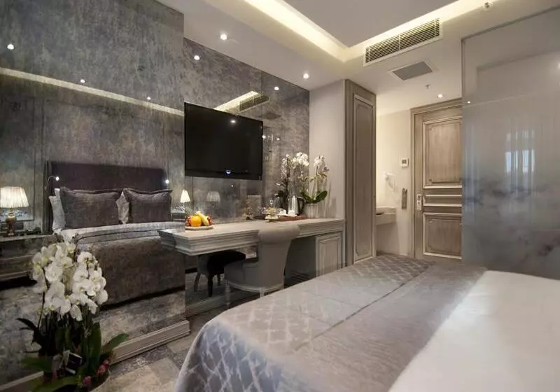 اتاق استاندارد یک نفره, Grauer Bar