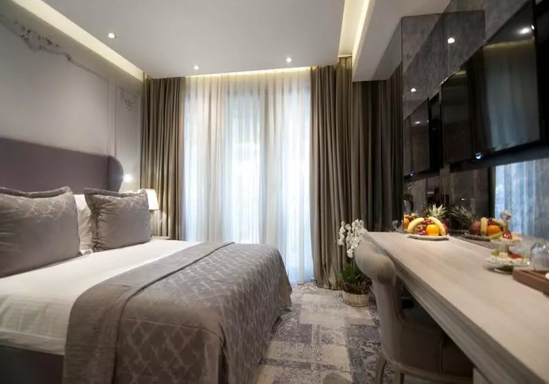 اتاق استاندارد یک نفره, Grauer Bar