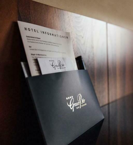 اتاق استاندارد سه نفره, Grauer Bar