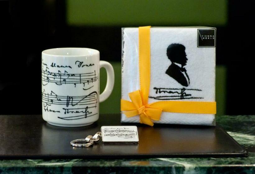 اتاق کلاسیک یک تخته, Johann Strauss