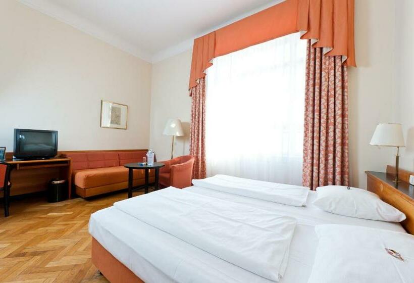 اتاق کلاسیک, Johann Strauss