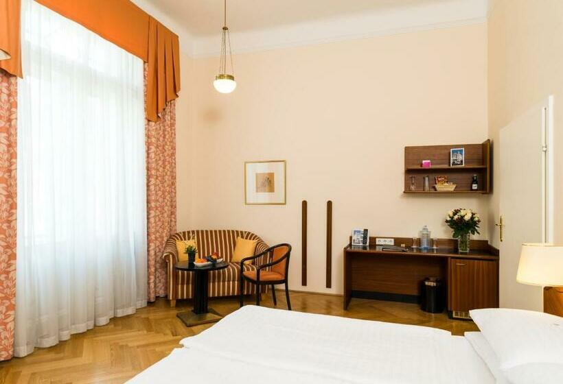 اتاق کلاسیک, Johann Strauss