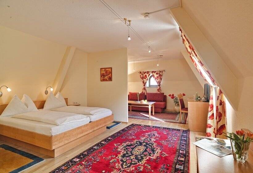 高级大房间, Mader