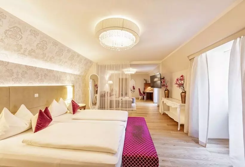 Suite Junior, Mader