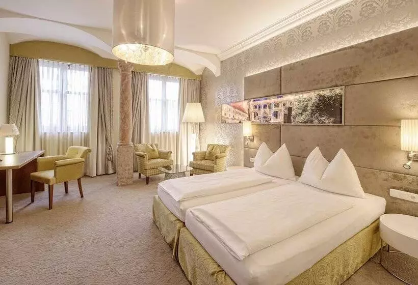 Suite Junior, Mader