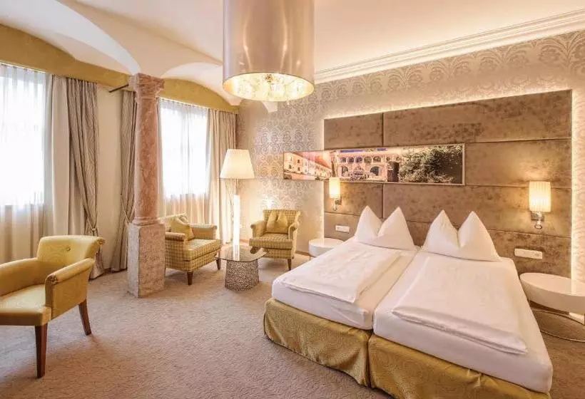 Suite Junior, Mader