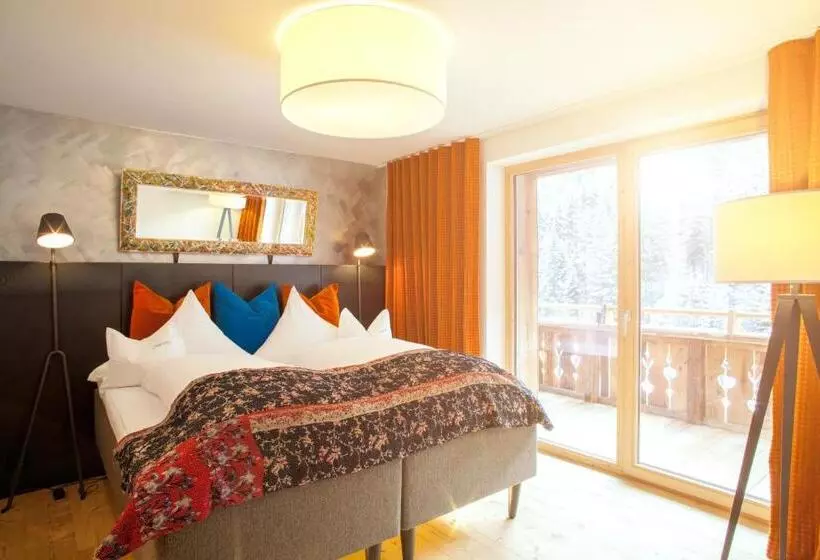 سوئیت با بالکن, Raffl S Tyrol